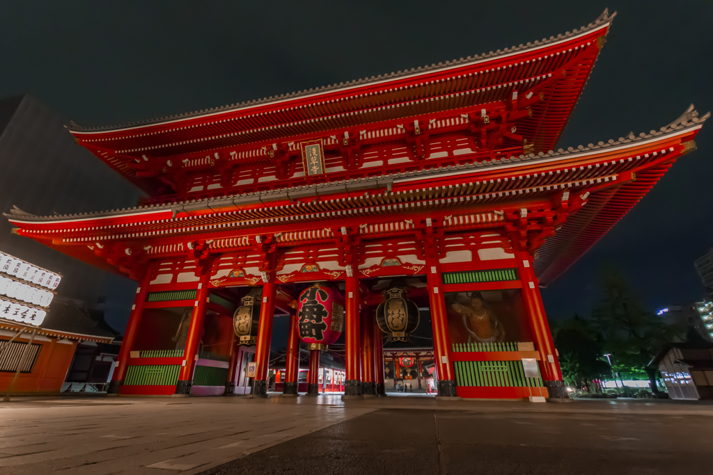 真夜中の浅草寺