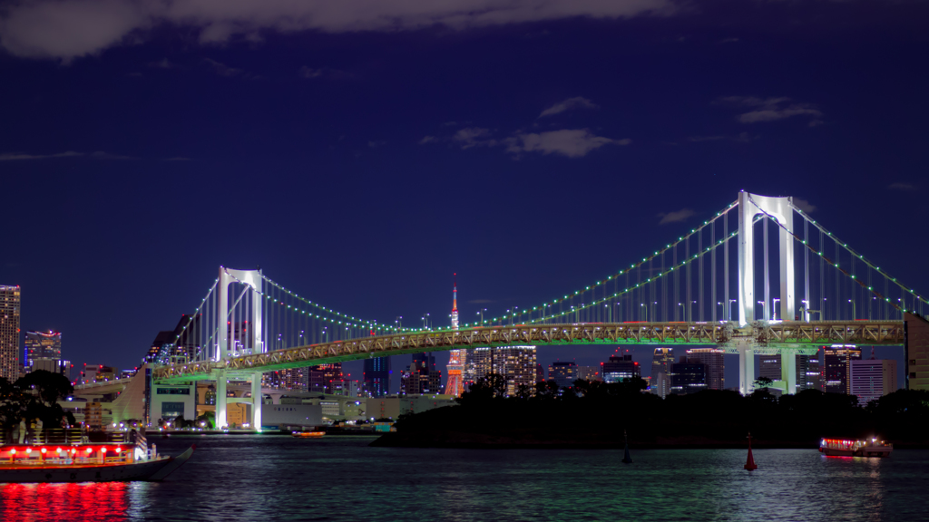レインボーブリッジと秋の夜空
