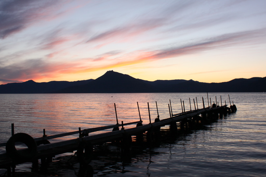 支笏湖の夕暮れ