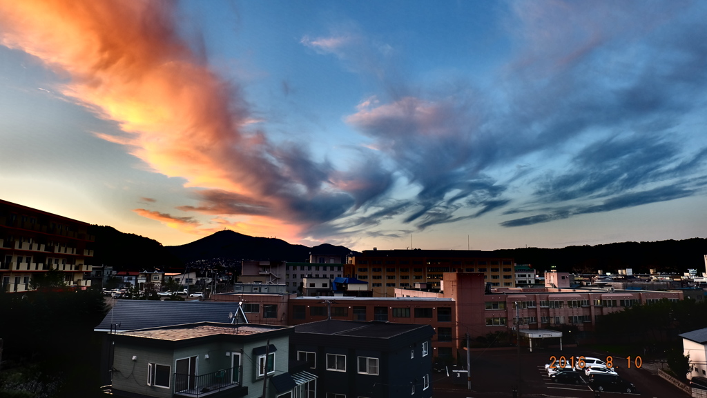 夕日の藻岩山