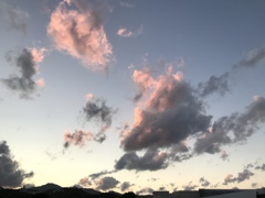 焼けて燃える雲