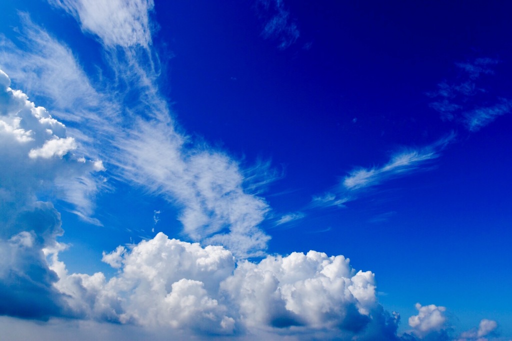 吸い込まれそうな青空