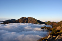 雲海に浮かぶ赤石岳