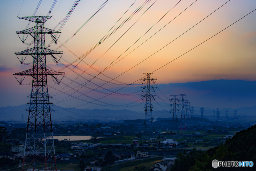 『夕暮れの電気みち』