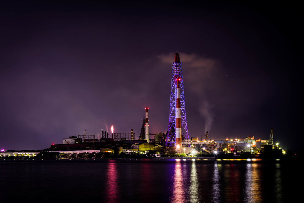 「カラーライトアップ工場夜景」