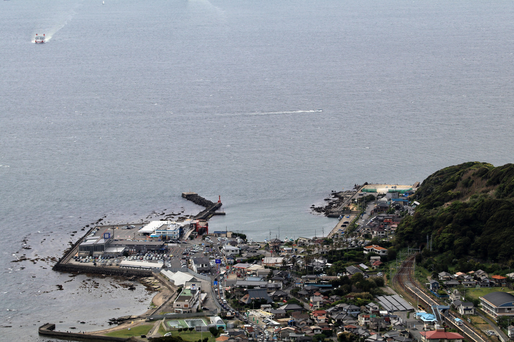 鋸山から望む浜金谷港