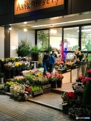 今日は、花を買って帰ろう。