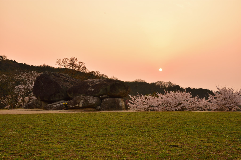 夕暮の石舞台