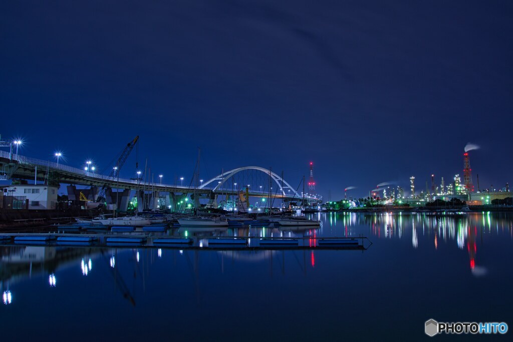 石津漁港の夜