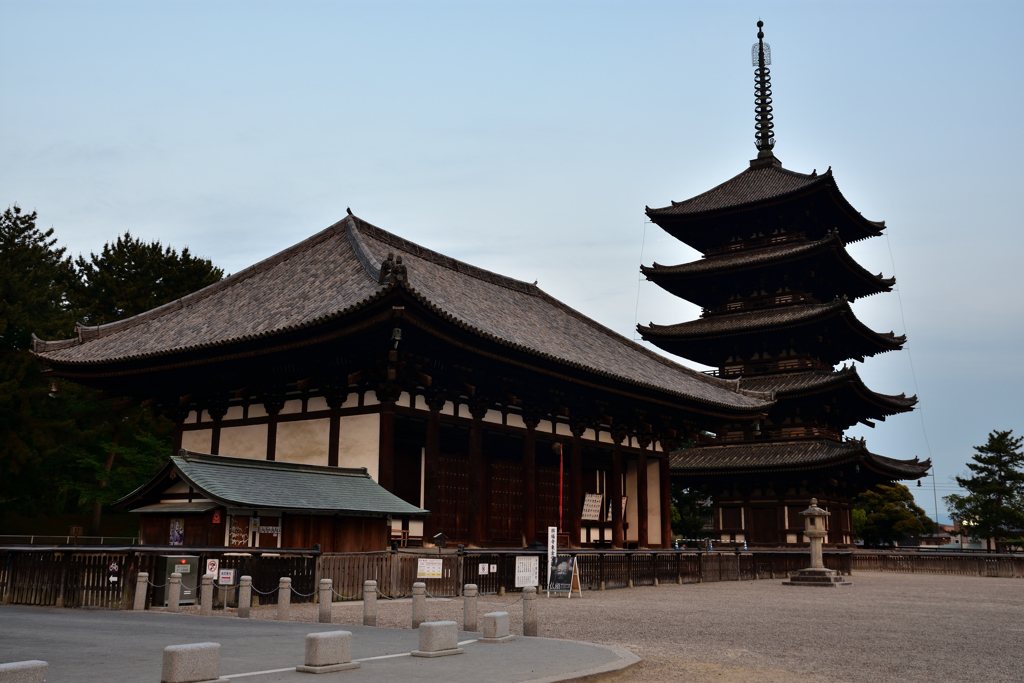 夕刻の興福寺