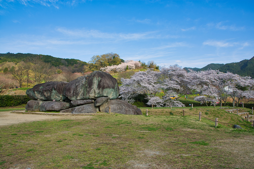 明日香の山々と石舞台