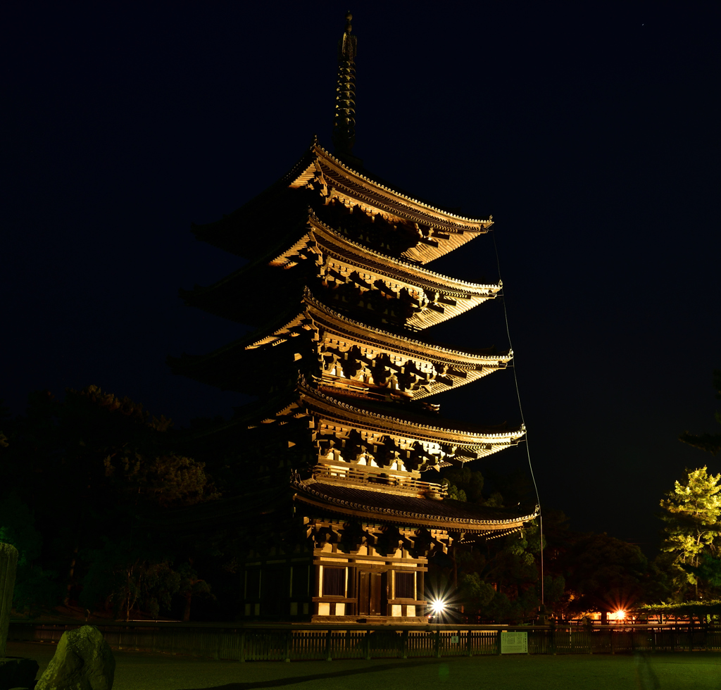 闇夜の興福寺②