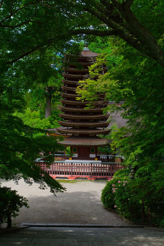 深緑の談山神社～十三重塔