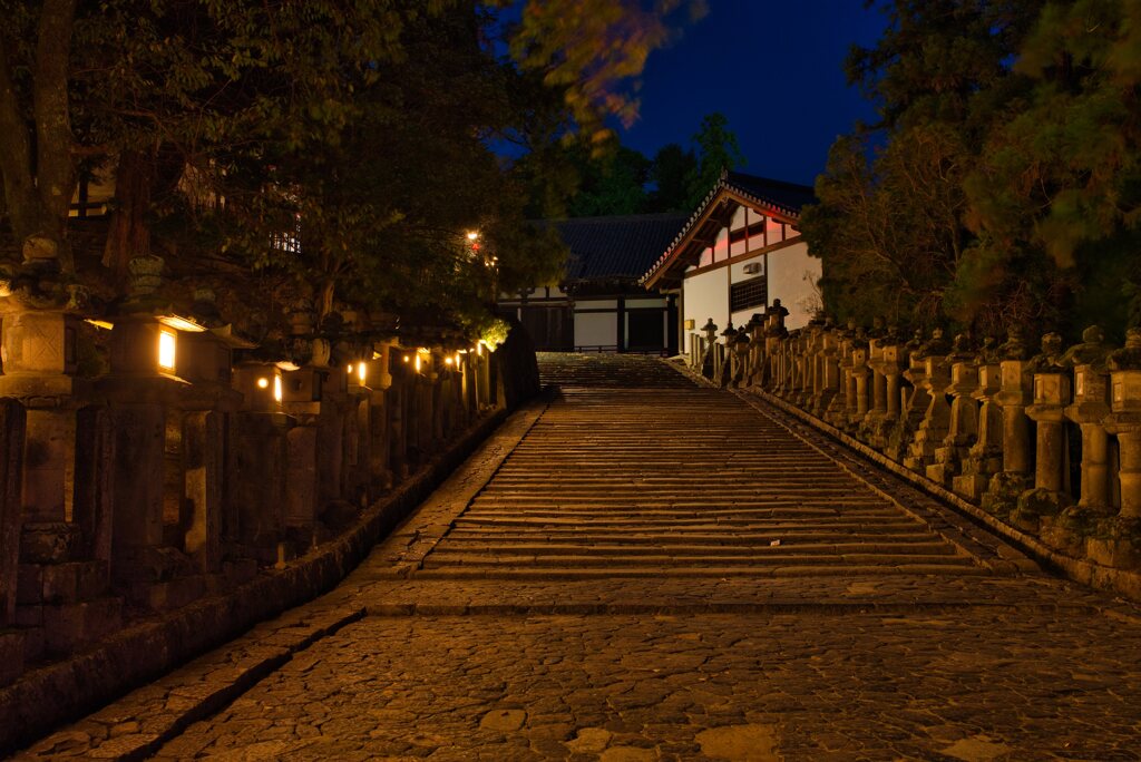 二月堂への参道～東大寺