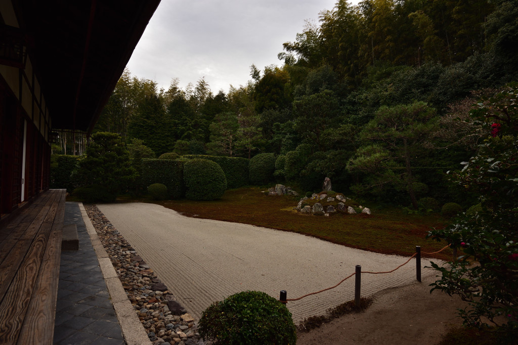 雪舟庭園　「鶴亀の庭」