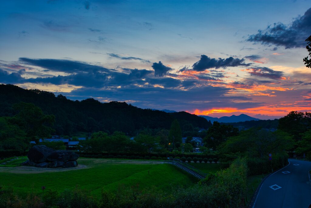 石舞台～夕刻の飛鳥　〈参〉