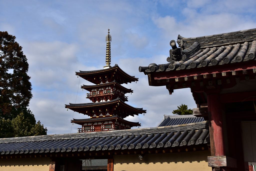 塔のある景色