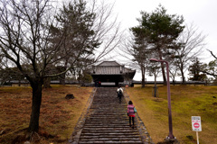 東大寺　戒壇堂へ上がる階段・・・