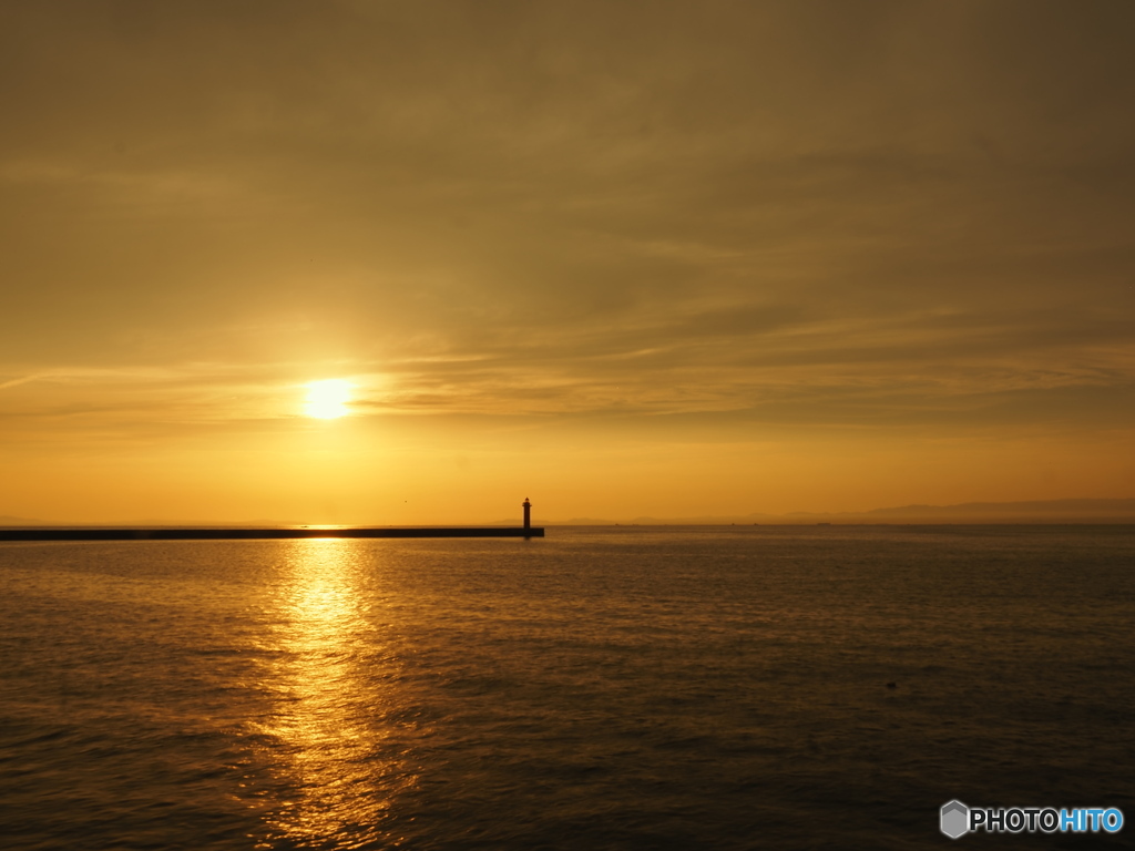 灯台と夕日