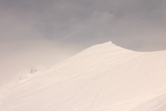 谷川岳　強風と雪庇