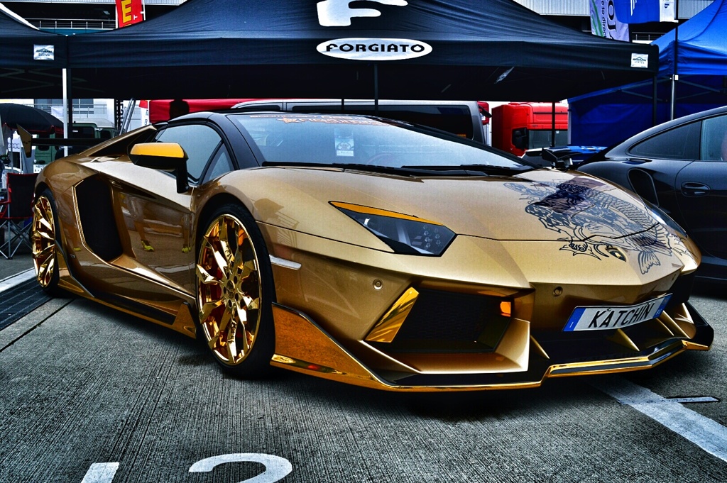 GOLD LAMBORGHINI