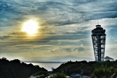 太陽と江ノ島灯台