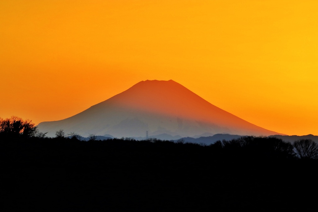 赤富士  狭山湖からの風景