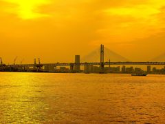 横浜ベイブリッジの夕景