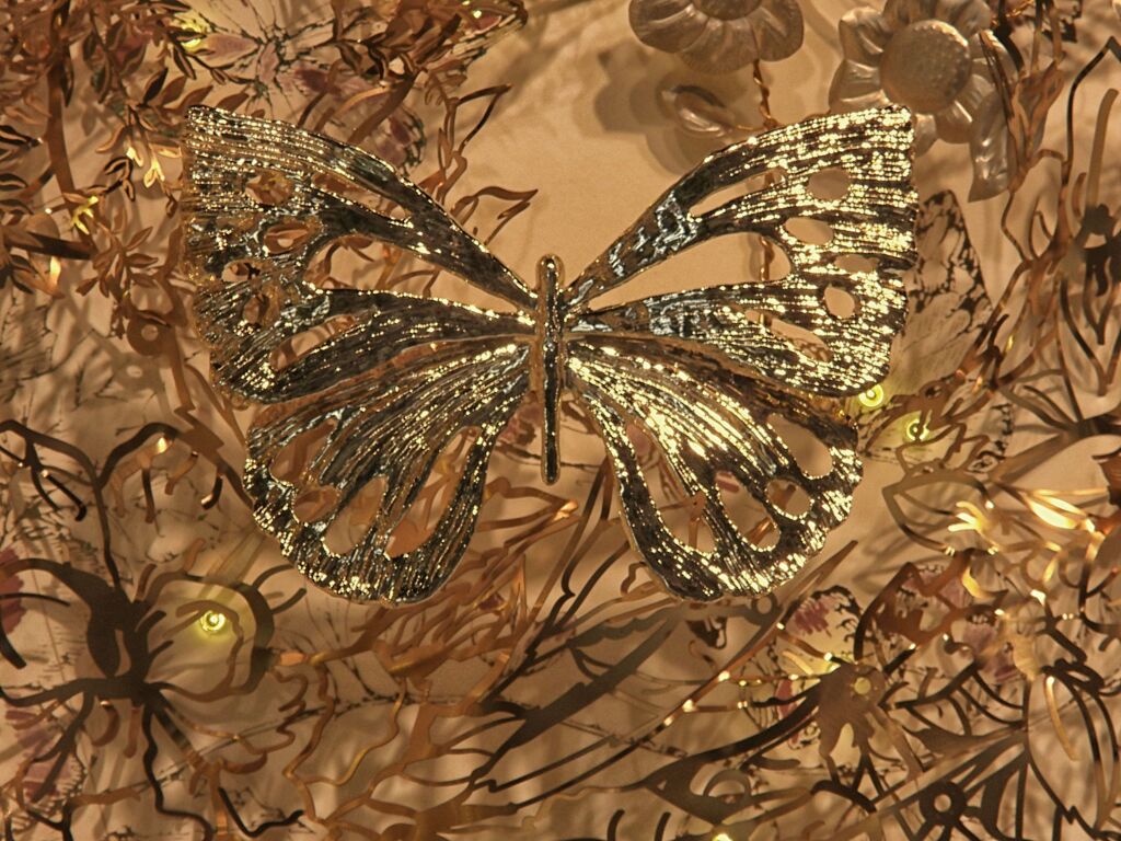 ディオール の蝶
