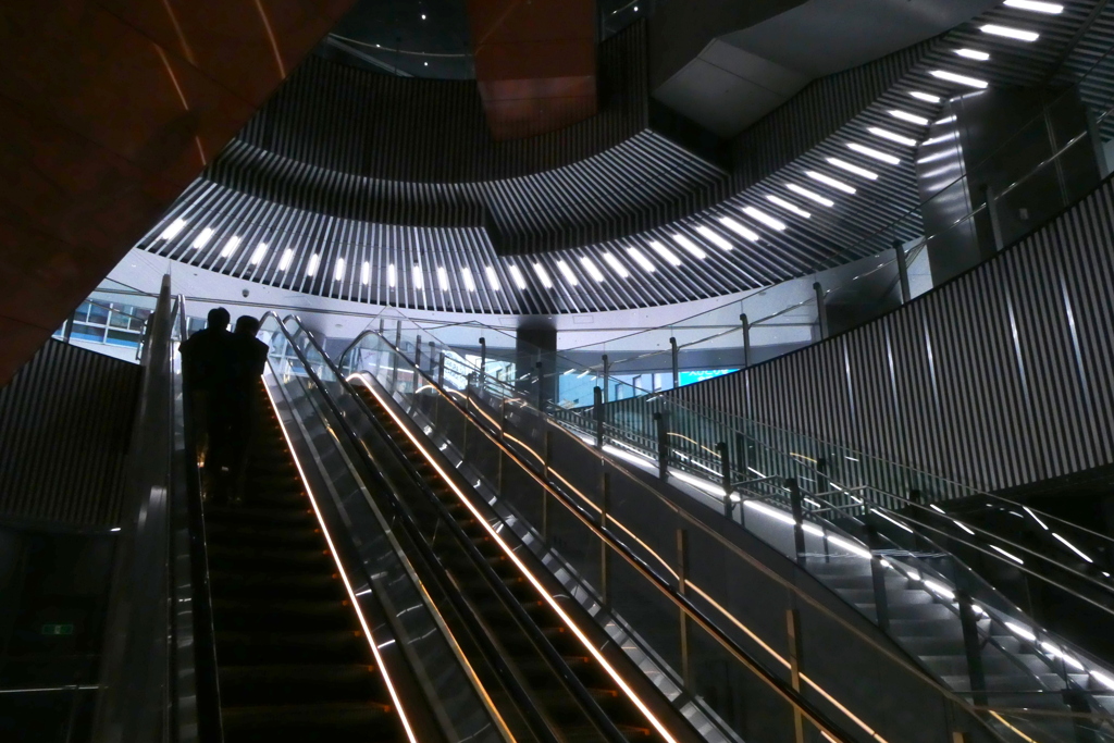 エスカレーターホール
