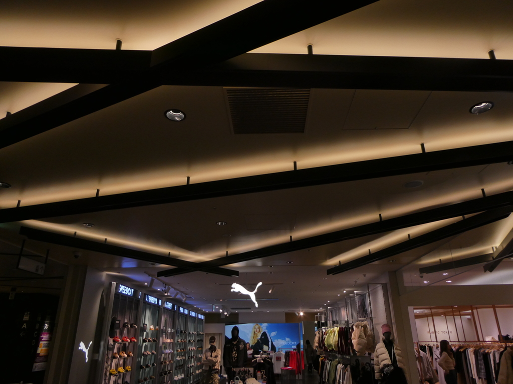 プーマショップ