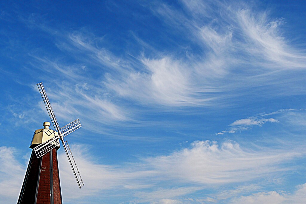 風車と巻雲