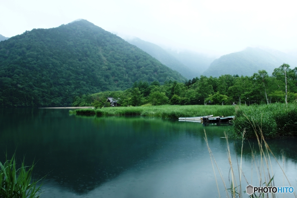雨の湯ノ湖　（奥日光）♪