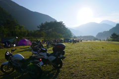 キャンプ場の朝