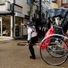 浅草寺新春風景　人力車が似合う街