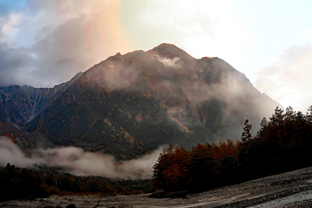 上高地の山々　朝焼け　日本の風景