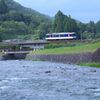 見送る君