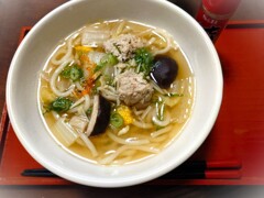 お鍋の翌日は麺類のお昼