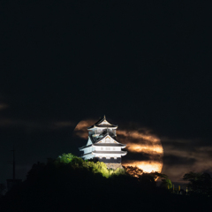 厚雲からの月