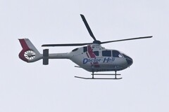 用水路上空・定刻通勤飛行のドクターヘリ
