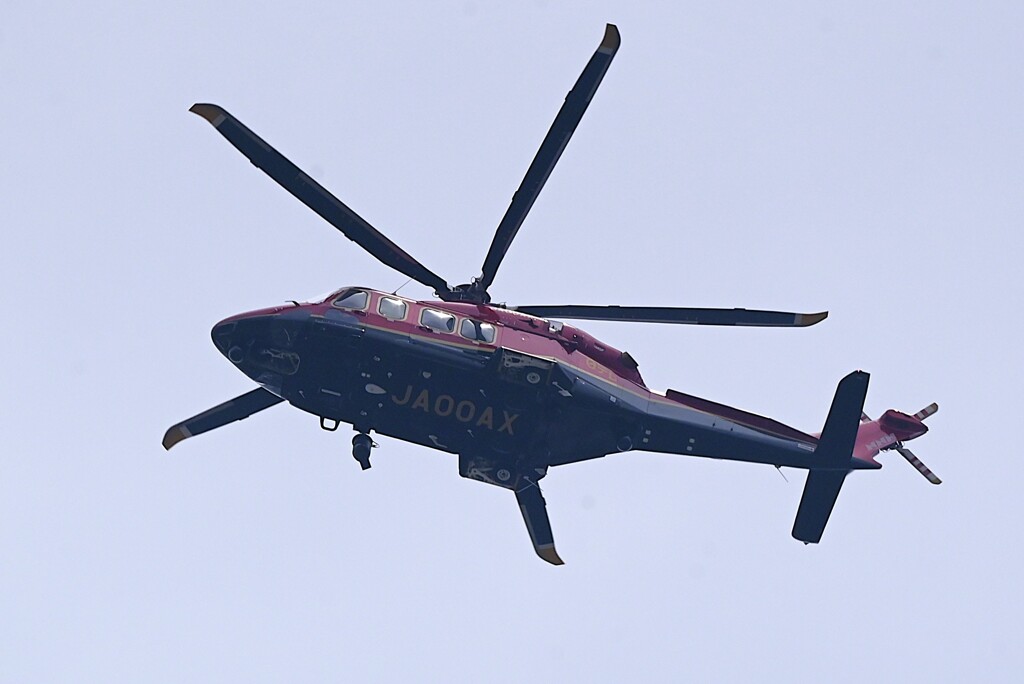 K川上空・日テレの報道ヘリ（JA00AX）