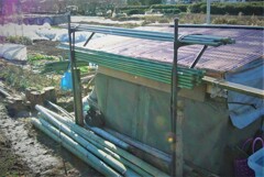 野菜支柱収納ポール設置完了