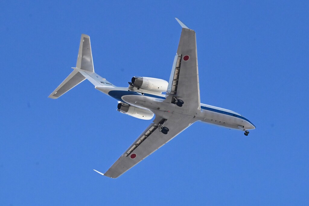 K川上空・自衛隊機U-4