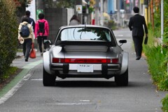 用水路沿道・ポルシェ911（断定不能）