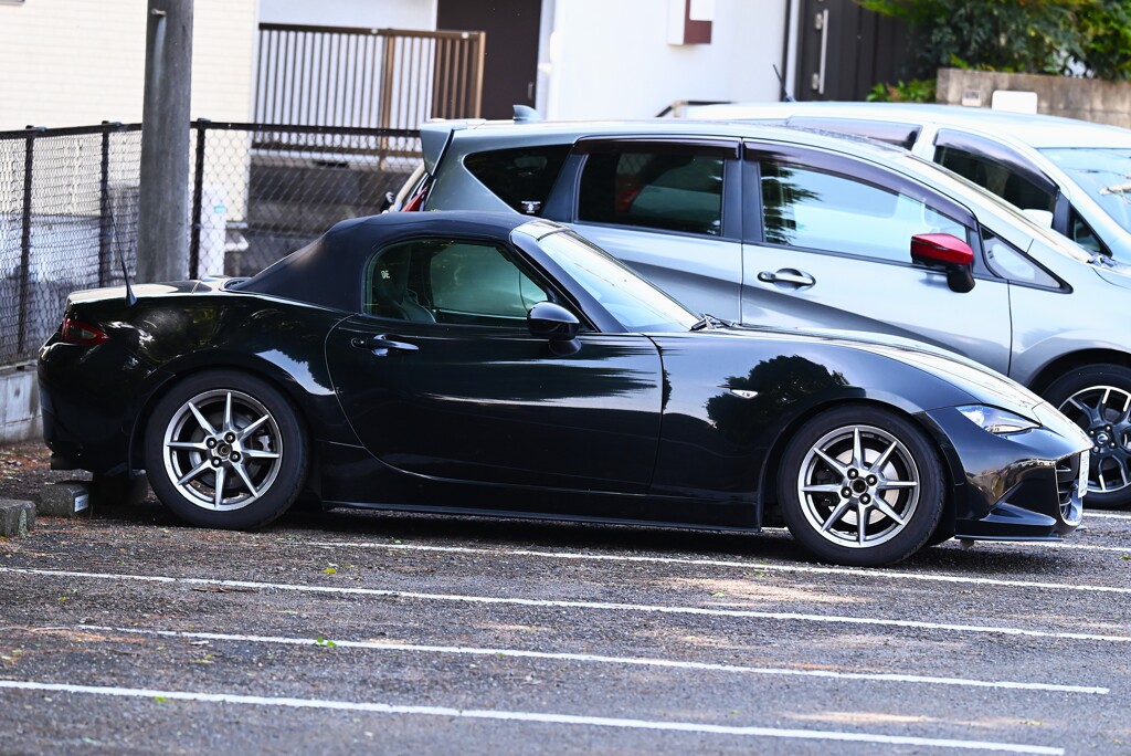（株）ポールスターの裏で・MAZDA・ロードスター