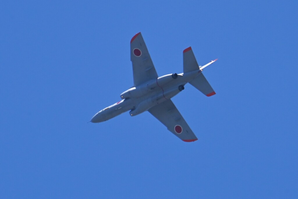 菜園・自衛隊機（T4練習機）