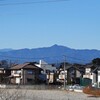 K川上流域・奥多摩方面の峰々（中央のピークが大岳山）