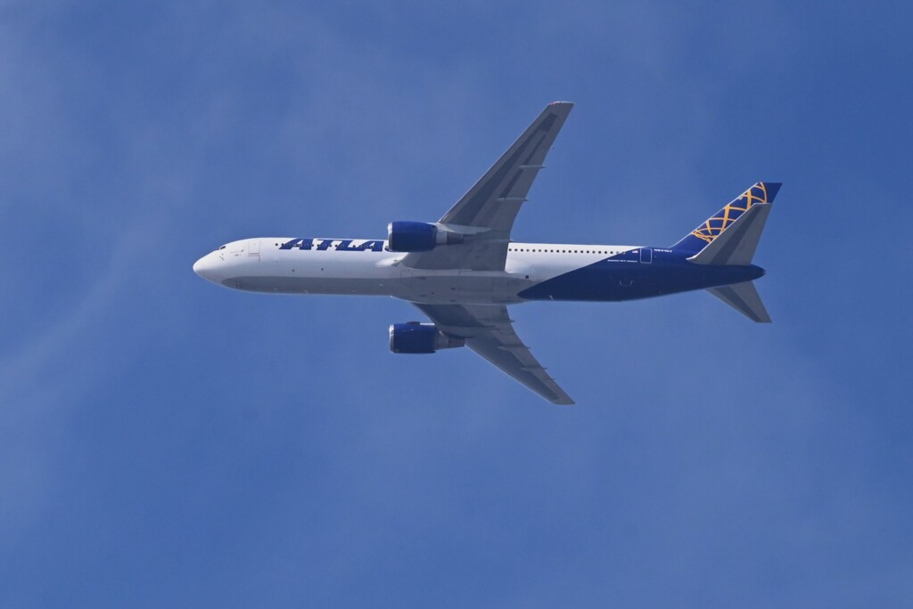 都内S川上空・アトラス航空