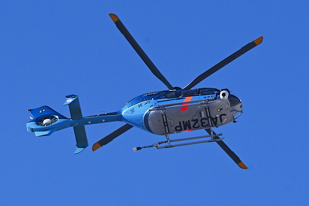 K川上空・警視庁（はやぶさJA32MP）