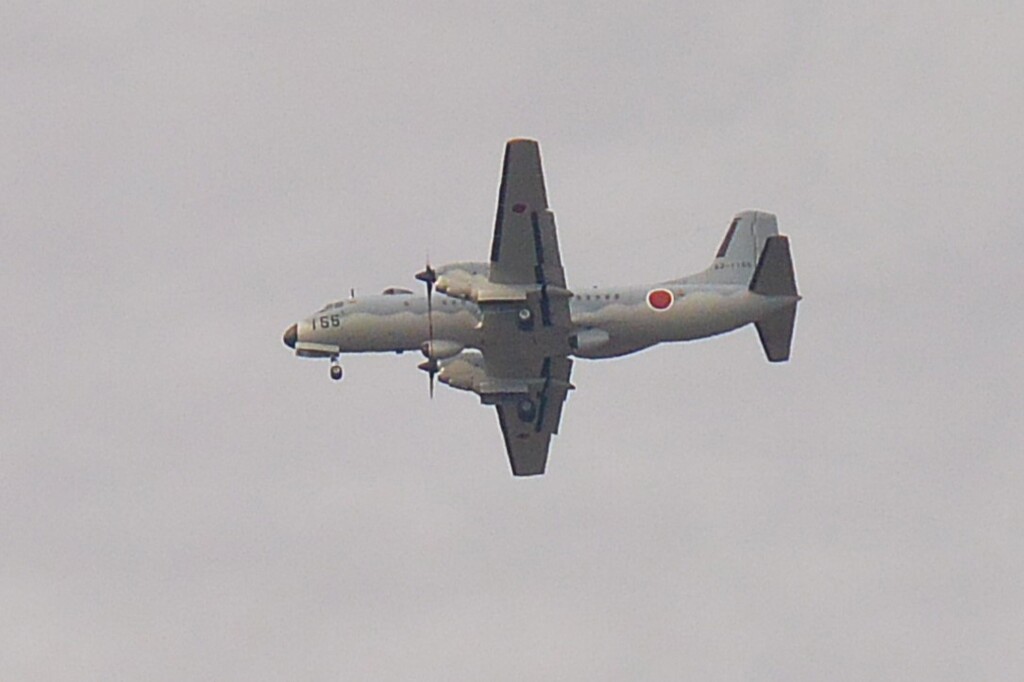 菜園上空・100㎜で自衛隊機（YS-11）